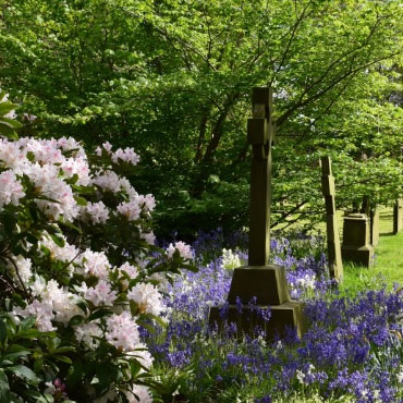 Family run Funeral Directors based in Totnes Devon for Cremation and Burial Funerals, covering Torquay, Newton Abbot, Exeter, Brixham, Paignton, South Devon and South Hams funeral directors newton abbot, funeral directors torquay, funeral directors brixham, funeral directors ashburton, funeral directors south hams, allwood funeral directors totnes