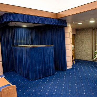 Family run Funeral Directors based in Totnes Devon for Cremation and Burial Funerals, covering Torquay, Newton Abbot, Exeter, Brixham, Paignton, South Devon and South Hams funeral directors newton abbot, funeral directors torquay, funeral directors brixham, funeral directors ashburton, funeral directors south hams, allwood funeral directors totnes