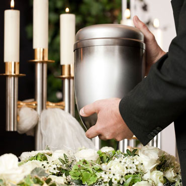 Family run Funeral Directors based in Totnes Devon for Cremation and Burial Funerals, covering Torquay, Newton Abbot, Exeter, Brixham, Paignton, South Devon and South Hams funeral directors newton abbot, funeral directors torquay, funeral directors brixham, funeral directors ashburton, funeral directors south hams, allwood funeral directors totnes